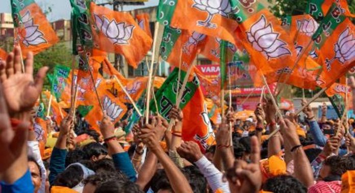ലോക്സഭാ തെരഞ്ഞെടുപ്പ് ; രണ്ടിടത്ത് അട്ടിമറി സാധ്യത, വിലയിരുത്തലുമായി ബിജെപി നേതൃത്വം ലോക്സഭാ തെരഞ്ഞെടുപ്പ് ; രണ്ടിടത്ത് അട്ടിമറി സാധ്യത, വിലയിരുത്തലുമായി ബിജെപി നേതൃത്വം