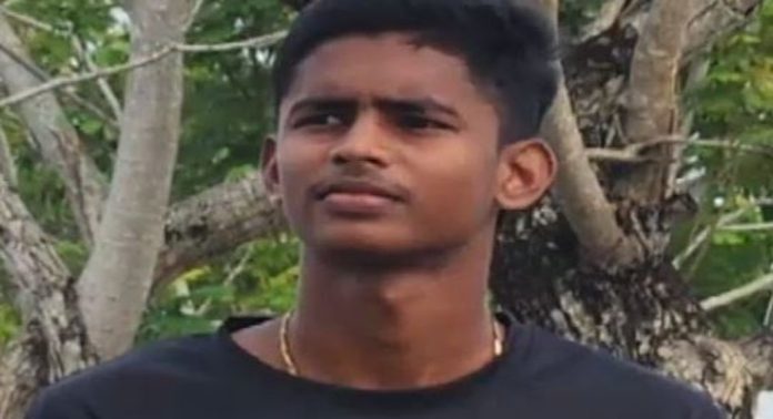 വേങ്ങൂരില് തോട്ടില് കുളിക്കാനിറങ്ങിയ വിദ്യാര്ത്ഥി മുങ്ങിമരിച്ചു വേങ്ങൂരില് തോട്ടില് കുളിക്കാനിറങ്ങിയ വിദ്യാര്ത്ഥി മുങ്ങിമരിച്ചു