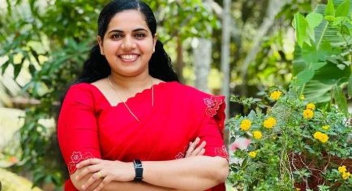 മേയർ ആര്യ രാജേന്ദ്രനെതിരായ സൈബർ അധിക്ഷേപത്തിൽ പോലീസ് വീണ്ടും കേസെടുത്തു മേയർ ആര്യ രാജേന്ദ്രനെതിരായ സൈബർ അധിക്ഷേപത്തിൽ പോലീസ് വീണ്ടും കേസെടുത്തു