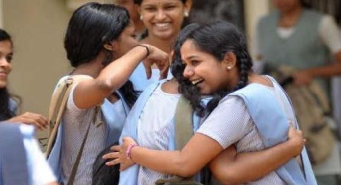 സിബിഎസ്ഇ പ്ലസ് ടു ഫലം പ്രഖ്യാപിച്ചു ; 87.98 ശതമാനം വിജയം സിബിഎസ്ഇ പ്ലസ് ടു ഫലം പ്രഖ്യാപിച്ചു ; 87.98 ശതമാനം വിജയം