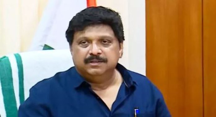 മത്സരയോട്ടം വേണ്ട, യാത്രക്കാരെ ഭയപ്പെടുത്തുന്ന രീതിയിൽ ബസ് ഓടിക്കരുത് ; കെഎസ്ആർടിസി ഡ്രൈവർമാർക്ക് ഉപദേശം നൽകി ഗതാഗത മന്ത്രി മത്സരയോട്ടം വേണ്ട, യാത്രക്കാരെ ഭയപ്പെടുത്തുന്ന രീതിയിൽ ബസ് ഓടിക്കരുത് ; കെഎസ്ആർടിസി ഡ്രൈവർമാർക്ക് ഉപദേശം നൽകി ഗതാഗത മന്ത്രി
