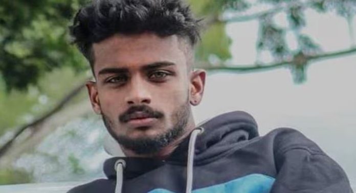 റോഡിലെ വെള്ളക്കെട്ടില് വീണ് അപകടം ; യുവാവ് മരിച്ചു റോഡിലെ വെള്ളക്കെട്ടില് വീണ് അപകടം ; യുവാവ് മരിച്ചു