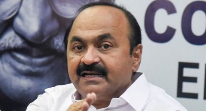 ബാര് കോഴ കേസ് ; സര്ക്കാറിനോട് ചോദ്യങ്ങളുമായി പ്രതിപക്ഷ നേതാവ് ബാര് കോഴ കേസ് ; സര്ക്കാറിനോട് ചോദ്യങ്ങളുമായി പ്രതിപക്ഷ നേതാവ്