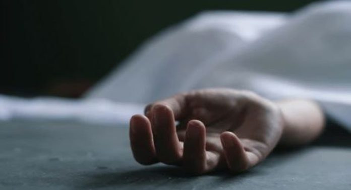 ചികിത്സാ ചെലവ് താങ്ങാനാവുന്നില്ല ; ഡയാലിസിസ് തയ്യാറെടുപ്പിനിടെ ഭാര്യയെ കൊലപ്പെടുത്തി ഭർത്താവ് ചികിത്സാ ചെലവ് താങ്ങാനാവുന്നില്ല ; ഡയാലിസിസ് തയ്യാറെടുപ്പിനിടെ ഭാര്യയെ കൊലപ്പെടുത്തി ഭർത്താവ്