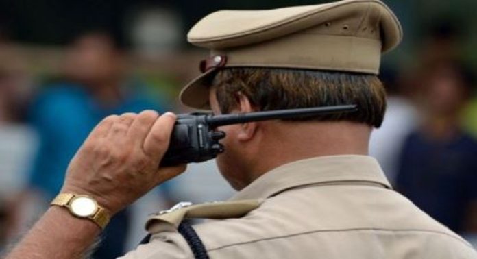 ഭക്ഷണം കാറിലേക്ക് എത്തിച്ചുനൽകിയില്ല ; പിന്നാലെ ഹോട്ടൽ ഉടമയേയും തൊഴിലാളിയേയും മർദിച്ചതായി പരാതി, കടയും തകർത്തു ഭക്ഷണം കാറിലേക്ക് എത്തിച്ചുനൽകിയില്ല ; പിന്നാലെ ഹോട്ടൽ ഉടമയേയും തൊഴിലാളിയേയും മർദിച്ചതായി പരാതി, കടയും തകർത്തു