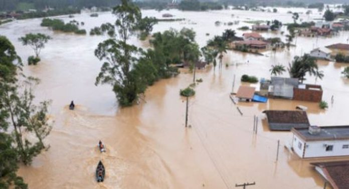 ബ്രസീലിൽ ശക്തമായ മഴയും, പ്രളയവും ; 29 പേർ മരിച്ചു, ആയിരത്തോളം പേരെ മാറ്റിപ്പാർപ്പിച്ചു ബ്രസീലിൽ ശക്തമായ മഴയും, പ്രളയവും ; 29 പേർ മരിച്ചു, ആയിരത്തോളം പേരെ മാറ്റിപ്പാർപ്പിച്ചു