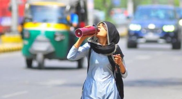 ജാഗ്രതൈ…; സംസ്ഥാനത്ത് മൂന്ന് ജില്ലകളിൽ കൂടി ഉഷ്ണതരംഗ മുന്നറിയിപ്പ് ജാഗ്രതൈ…; സംസ്ഥാനത്ത് മൂന്ന് ജില്ലകളിൽ കൂടി ഉഷ്ണതരംഗ മുന്നറിയിപ്പ്