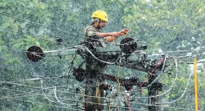 വേനൽമഴയിൽ ആശ്വാസം ; സംസ്ഥാനത്ത് വൈദ്യുതി ഉപയോഗം കുറഞ്ഞു വേനൽമഴയിൽ ആശ്വാസം ; സംസ്ഥാനത്ത് വൈദ്യുതി ഉപയോഗം കുറഞ്ഞു