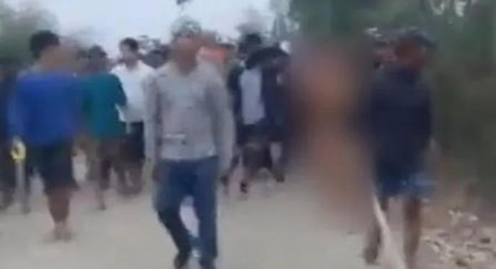 മണിപ്പുരിൽ സ്ത്രീകളെ നഗ്നരാക്കി നടത്തിച്ച സംഭവം; പോലീസിന് ഗുരുതരവീഴ്ച പറ്റി, സിബിഐ കുറ്റപത്രം പുറത്ത് മണിപ്പുരിൽ സ്ത്രീകളെ നഗ്നരാക്കി നടത്തിച്ച സംഭവം; പോലീസിന് ഗുരുതരവീഴ്ച പറ്റി, സിബിഐ കുറ്റപത്രം പുറത്ത്