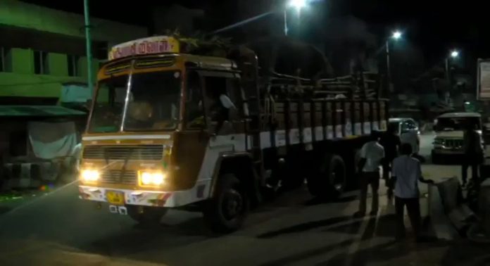 വര്ധിച്ചു വരുന്ന റോഡപകടം : വ്യാപക പരിശോധനയിൽ പിടിയിലായവരുടെ ലൈസന്സ് റദ്ദാക്കാന് തീരുമാനം; കുടുങ്ങിയവരില് ട്രക്ക് ഡ്രൈവര്മാരും വര്ധിച്ചു വരുന്ന റോഡപകടം : വ്യാപക പരിശോധനയിൽ പിടിയിലായവരുടെ ലൈസന്സ് റദ്ദാക്കാന് തീരുമാനം; കുടുങ്ങിയവരില് ട്രക്ക് ഡ്രൈവര്മാരും