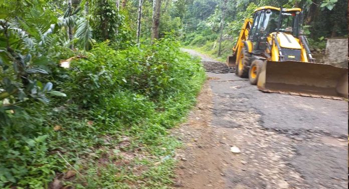 കുന്നം ഹോമിയോ ആശുപത്രി പടി-അച്ചടിപ്പാറ റോഡിന്റെ പുനരുദ്ധാരണ ജോലികൾ പഞ്ചായത്തിന്റെ നേതൃത്വത്തില് ആരംഭിച്ചു കുന്നം ഹോമിയോ ആശുപത്രി പടി-അച്ചടിപ്പാറ റോഡിന്റെ പുനരുദ്ധാരണ ജോലികൾ പഞ്ചായത്തിന്റെ നേതൃത്വത്തില് ആരംഭിച്ചു