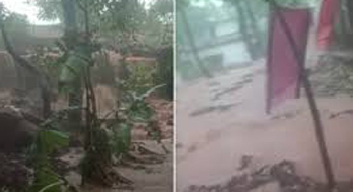 കരിപ്പൂര് വിമാനത്താവളത്തിന്റെ പൊളിഞ്ഞ ചുറ്റുമതില് പുനസ്ഥാപിക്കാത്തത് മൂലം ദുരിതത്തിലായി നാട്ടുകാര് കരിപ്പൂര് വിമാനത്താവളത്തിന്റെ പൊളിഞ്ഞ ചുറ്റുമതില് പുനസ്ഥാപിക്കാത്തത് മൂലം ദുരിതത്തിലായി നാട്ടുകാര്