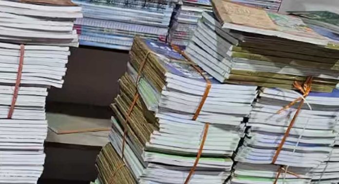 എൻസിഇആർടി പാഠപുസ്തകം വ്യാജമായി അച്ചടിച്ച കൊച്ചിയിലെ രണ്ട് സ്വകാര്യ സ്ഥാപനങ്ങൾക്കെതിരെ കേസെടുത് പോലീസ് എൻസിഇആർടി പാഠപുസ്തകം വ്യാജമായി അച്ചടിച്ച കൊച്ചിയിലെ രണ്ട് സ്വകാര്യ സ്ഥാപനങ്ങൾക്കെതിരെ കേസെടുത് പോലീസ്