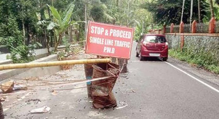 കോഴഞ്ചേരി – മരോട്ടിമുക്ക് റോഡ് നിർമാണത്തിൽ തകരാർ കോഴഞ്ചേരി – മരോട്ടിമുക്ക് റോഡ് നിർമാണത്തിൽ തകരാർ