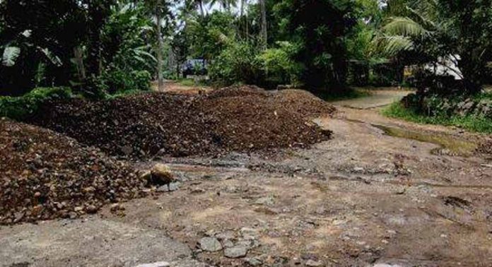 കാവനാൽക്കടവ് – നെടുങ്കുന്നം റോഡിന്റെ നവീകരണം വൈകുന്നു കാവനാൽക്കടവ് – നെടുങ്കുന്നം റോഡിന്റെ നവീകരണം വൈകുന്നു