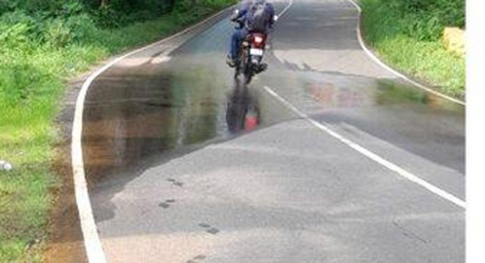 മല്ലപ്പള്ളി സി.എം.എസ് സ്കൂൾപ്പടി മുതൽ പുതുതായി സ്ഥാപിച്ച പൈപ്പിൽ തുടർച്ചയായി ചോർച്ച ഉണ്ടാകുന്നതായി ആക്ഷേപം മല്ലപ്പള്ളി സി.എം.എസ് സ്കൂൾപ്പടി മുതൽ പുതുതായി സ്ഥാപിച്ച പൈപ്പിൽ തുടർച്ചയായി ചോർച്ച ഉണ്ടാകുന്നതായി ആക്ഷേപം