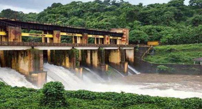 ശക്തമായ മഴക്ക് സാധ്യത ; ജാഗ്രതാ നിർദേശവുമായി പത്തനംതിട്ട കളക്ടർ ; മണിയാറിലും കക്കട്ടാറിലും ജലനിരപ്പ് ഉയരാം ശക്തമായ മഴക്ക് സാധ്യത ; ജാഗ്രതാ നിർദേശവുമായി പത്തനംതിട്ട കളക്ടർ ; മണിയാറിലും കക്കട്ടാറിലും ജലനിരപ്പ് ഉയരാം