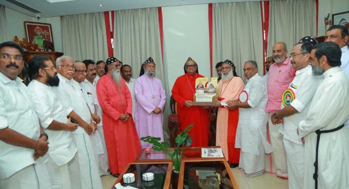 ക്രിസോസ്റ്റം വലിയ മെത്രാപ്പോലീത്ത പുരസ്കാരം സമ്മാനിച്ചു ക്രിസോസ്റ്റം വലിയ മെത്രാപ്പോലീത്ത പുരസ്കാരം സമ്മാനിച്ചു