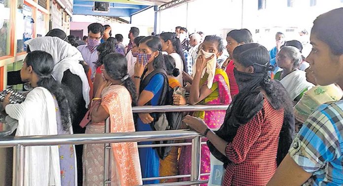 ഒപി ടിക്കറ്റ് വീട്ടിലിരുന്ന് ബുക്ക് ചെയ്ത് ടോക്കണുമായി ആശുപത്രിയിലെത്താം ; കോട്ടയത്ത് 32 ആശുപത്രികളിൽ സംവിധാനം ഒപി ടിക്കറ്റ് വീട്ടിലിരുന്ന് ബുക്ക് ചെയ്ത് ടോക്കണുമായി ആശുപത്രിയിലെത്താം ; കോട്ടയത്ത് 32 ആശുപത്രികളിൽ സംവിധാനം