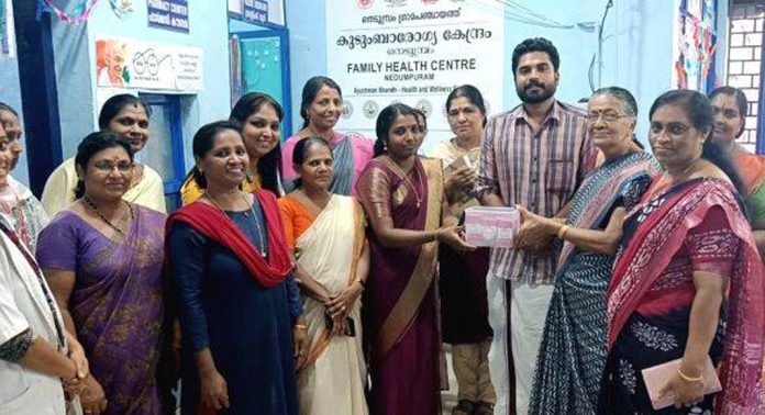 നെടുമ്പ്രം പഞ്ചായത്തില് മെൻസ്ട്രൽ കപ്പ് വിതരണം നടത്തി നെടുമ്പ്രം പഞ്ചായത്തില് മെൻസ്ട്രൽ കപ്പ് വിതരണം നടത്തി