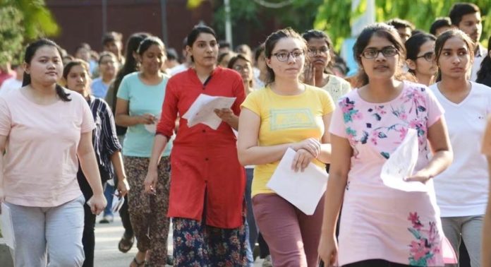 24 ലക്ഷം വിദ്യാര്ഥികള് ; കര്ശന പരിശോധനയോടെ നീറ്റ് ഇന്ന് ; മാര്ഗനിര്ദേശങ്ങള് 24 ലക്ഷം വിദ്യാര്ഥികള് ; കര്ശന പരിശോധനയോടെ നീറ്റ് ഇന്ന് ; മാര്ഗനിര്ദേശങ്ങള്