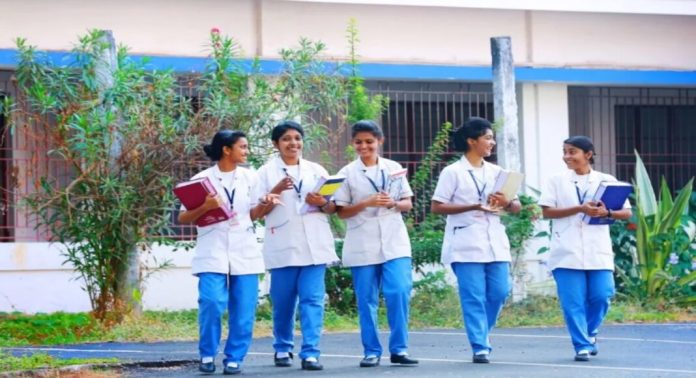 നഴ്സിംഗ് പ്രവേശന പ്രതിസന്ധി : ചര്ച്ചയിൽ സമവായം ; സര്ക്കാരിനുള്ള സീറ്റുകൾ മാനേജ്മെന്റുകൾ പിൻവലിക്കില്ല നഴ്സിംഗ് പ്രവേശന പ്രതിസന്ധി : ചര്ച്ചയിൽ സമവായം ; സര്ക്കാരിനുള്ള സീറ്റുകൾ മാനേജ്മെന്റുകൾ പിൻവലിക്കില്ല