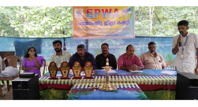 എസ്എസ്എൽസി +2 പരീക്ഷകളിൽ ഉന്നത വിജയം നേടിയ വിദ്യാർത്ഥികളെ ആദരിച്ചു എസ്എസ്എൽസി +2 പരീക്ഷകളിൽ ഉന്നത വിജയം നേടിയ വിദ്യാർത്ഥികളെ ആദരിച്ചു