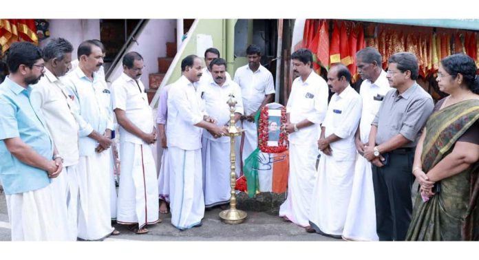 മലയാലപ്പുഴയിൽ രാജീവ് ഗാന്ധിയുടെ രക്തസാക്ഷിത്വ ദിനം ആചരിച്ചു മലയാലപ്പുഴയിൽ രാജീവ് ഗാന്ധിയുടെ രക്തസാക്ഷിത്വ ദിനം ആചരിച്ചു