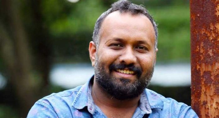 സംവിധായകൻ ഒമർ ലുലുവിനെതിരെ ബലാത്സംഗ കേസ് സംവിധായകൻ ഒമർ ലുലുവിനെതിരെ ബലാത്സംഗ കേസ്