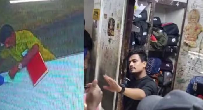 വൻതുക പിരിവ് ചോദിച്ച് ക്ലോക്ക് റൂം നടത്തിപ്പുകാരെ ഭീഷണിപ്പെടുത്തി ; ബിജെപി നേതാക്കള്ക്കെതിരെ കേസ് വൻതുക പിരിവ് ചോദിച്ച് ക്ലോക്ക് റൂം നടത്തിപ്പുകാരെ ഭീഷണിപ്പെടുത്തി ; ബിജെപി നേതാക്കള്ക്കെതിരെ കേസ്