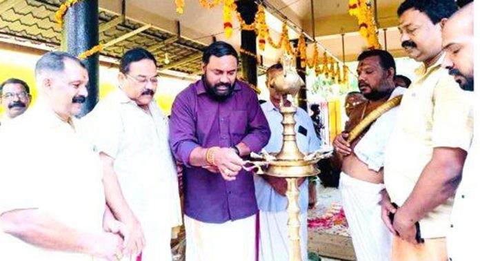ഗുരുവിനു സമാനമായി ഗുരു മാത്രമേയുള്ളൂ ; എസ്.എൻ.ഡി.പി യോഗം പന്തളം യൂണിയൻ പ്രസിഡന്റ് അഡ്വ.സിനിൽ മുണ്ടപ്പള്ളി ഗുരുവിനു സമാനമായി ഗുരു മാത്രമേയുള്ളൂ ; എസ്.എൻ.ഡി.പി യോഗം പന്തളം യൂണിയൻ പ്രസിഡന്റ് അഡ്വ.സിനിൽ മുണ്ടപ്പള്ളി