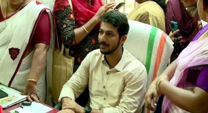 പെരിയാറിലെ മത്സ്യക്കുരുതി : ഏലൂരിലെ പാരിസ്ഥിതിക എഞ്ചിനീയറെ സ്ഥലം മാറ്റി പെരിയാറിലെ മത്സ്യക്കുരുതി : ഏലൂരിലെ പാരിസ്ഥിതിക എഞ്ചിനീയറെ സ്ഥലം മാറ്റി