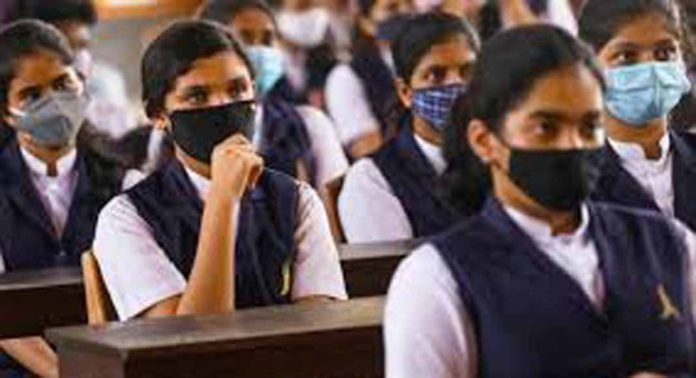 പ്ളസ് വൺ : ജില്ലയിൽ ഇഷ്ടംപോലെ സീറ്റ്, ഇഷ്ട വിഷയം കിട്ടിയേക്കില്ല പ്ളസ് വൺ : ജില്ലയിൽ ഇഷ്ടംപോലെ സീറ്റ്, ഇഷ്ട വിഷയം കിട്ടിയേക്കില്ല