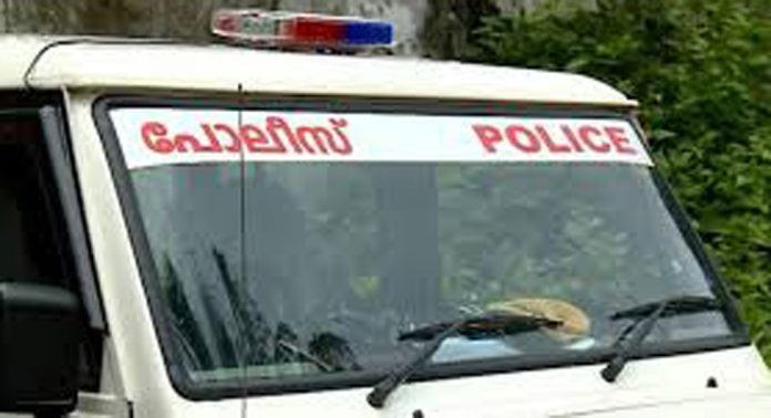 താനൂരിൽ മഹാരാഷ്ട്ര സ്വദേശിയായ യുവാവിനെ അക്രമിച്ച് 1.75 കോടി രൂപയുടെ സ്വര്ണം കവര്ന്നതായി പരാതി താനൂരിൽ മഹാരാഷ്ട്ര സ്വദേശിയായ യുവാവിനെ അക്രമിച്ച് 1.75 കോടി രൂപയുടെ സ്വര്ണം കവര്ന്നതായി പരാതി
