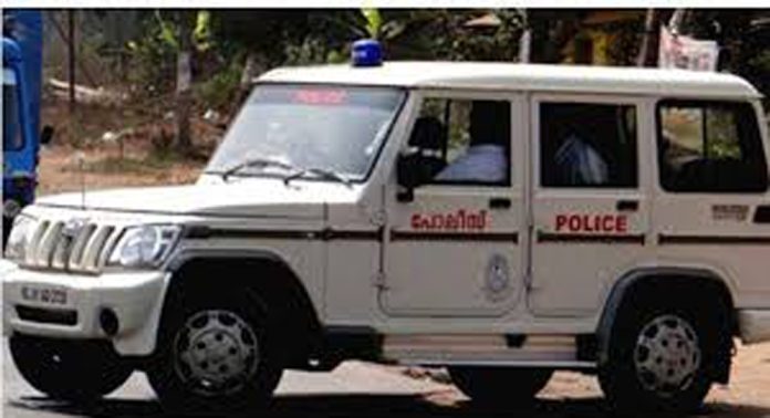 തൃശ്ശൂർ ചാലക്കുടിയിൽ കാണാതായിരുന്ന പോലീസുകാരനെ കണ്ടെത്തി തൃശ്ശൂർ ചാലക്കുടിയിൽ കാണാതായിരുന്ന പോലീസുകാരനെ കണ്ടെത്തി
