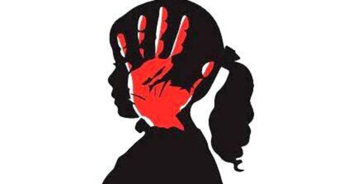 കേസിൽ രാഷ്ട്രീയ ഇടപെടലുണ്ടായി ; തേഞ്ഞിപ്പാലം പോക്സോ കേസിൽ പ്രതികളെ വെറുതെ വിട്ടതിനെതിരെ അതിജീവിതയുടെ മാതാവ് കേസിൽ രാഷ്ട്രീയ ഇടപെടലുണ്ടായി ; തേഞ്ഞിപ്പാലം പോക്സോ കേസിൽ പ്രതികളെ വെറുതെ വിട്ടതിനെതിരെ അതിജീവിതയുടെ മാതാവ്