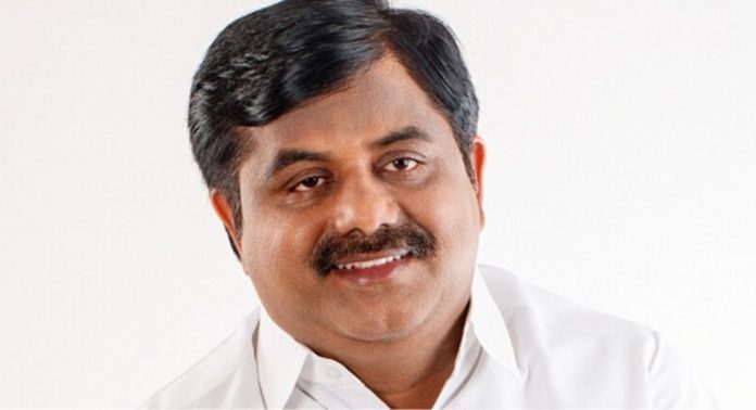 ഹരിഹരന്റേത് നാക്കുപിഴ ; സഹോദരിയുടെ മനസ്സ് വേദനിച്ചെങ്കിൽ താനും മാപ്പ് പറയുന്നു – ഡിസിസി പ്രസിഡന്റ് ഹരിഹരന്റേത് നാക്കുപിഴ ; സഹോദരിയുടെ മനസ്സ് വേദനിച്ചെങ്കിൽ താനും മാപ്പ് പറയുന്നു – ഡിസിസി പ്രസിഡന്റ്