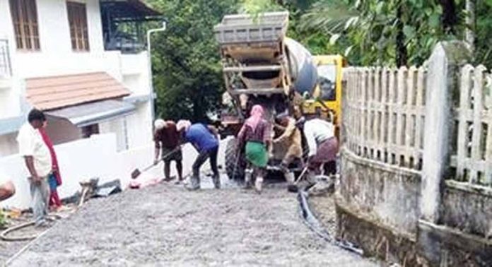 മുണ്ടപ്പുഴ റോഡ് കോൺക്രീറ്റിങ് തുടങ്ങി മുണ്ടപ്പുഴ റോഡ് കോൺക്രീറ്റിങ് തുടങ്ങി