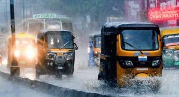 കേരളത്തിൽ കാലവർഷമെത്തി ; 14 ജില്ലകളിലും യെല്ലോ അലർട്ട് പ്രഖ്യാപിച്ചു കേരളത്തിൽ കാലവർഷമെത്തി ; 14 ജില്ലകളിലും യെല്ലോ അലർട്ട് പ്രഖ്യാപിച്ചു