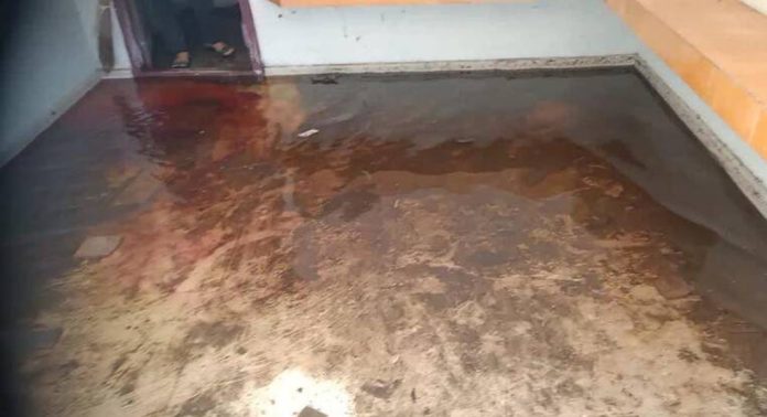 മാടമൺ വള്ളക്കടവ് വെയ്റ്റിങ്ങ് ഷെഡിൽ വെള്ളം ; യാത്രക്കാർ വലയുന്നു മാടമൺ വള്ളക്കടവ് വെയ്റ്റിങ്ങ് ഷെഡിൽ വെള്ളം ; യാത്രക്കാർ വലയുന്നു