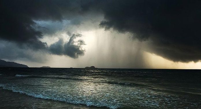 സംസ്ഥാനത്ത് ഇന്നും അതിതീവ്രമഴയ്ക്ക് സാധ്യത ; 4 ജില്ലകളിൽ ഓറഞ്ച് അലർട്ട് ; ചിലയിടങ്ങളില് ജൂൺ 1വരെ മഴ ശക്തമാകും സംസ്ഥാനത്ത് ഇന്നും അതിതീവ്രമഴയ്ക്ക് സാധ്യത ; 4 ജില്ലകളിൽ ഓറഞ്ച് അലർട്ട് ; ചിലയിടങ്ങളില് ജൂൺ 1വരെ മഴ ശക്തമാകും