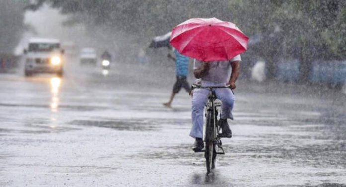 കേരളത്തിന് ആശ്വാസമായി കേന്ദ്ര കാലാവസ്ഥ പ്രവചനം ; 4 ദിവസം മഴ ഉറപ്പിക്കാം ; യെല്ലോ അലർട്ട് 2 ദിവസം 3 ജില്ലകളിലായി കേരളത്തിന് ആശ്വാസമായി കേന്ദ്ര കാലാവസ്ഥ പ്രവചനം ; 4 ദിവസം മഴ ഉറപ്പിക്കാം ; യെല്ലോ അലർട്ട് 2 ദിവസം 3 ജില്ലകളിലായി