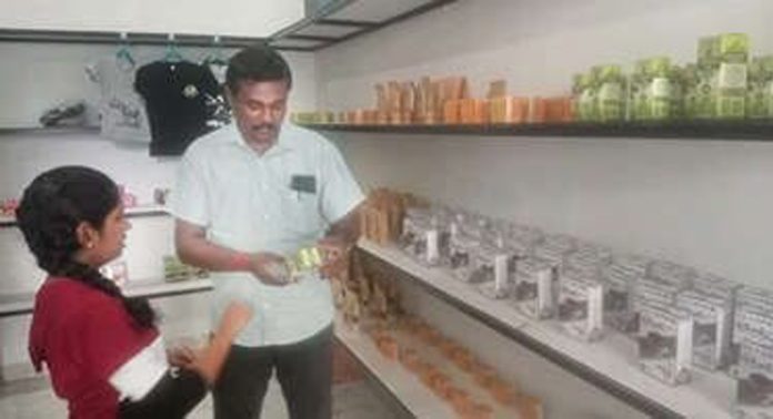 റാന്നിയിലെ വനശ്രീ ഇക്കോ ഷോപ്പ് ജനപ്രിയമാകുന്നു റാന്നിയിലെ വനശ്രീ ഇക്കോ ഷോപ്പ് ജനപ്രിയമാകുന്നു