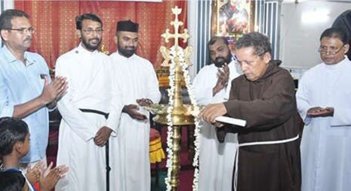 ക്രിസ്തീയ ജീവിതത്തിൽ എല്ലാവരും ക്ഷമയും സ്നേഹവും ഉള്ളവരായി മാറണം ; ഫാ.ജോസഫ് പുത്തൻപുരയ്ക്കൽ ക്രിസ്തീയ ജീവിതത്തിൽ എല്ലാവരും ക്ഷമയും സ്നേഹവും ഉള്ളവരായി മാറണം ; ഫാ.ജോസഫ് പുത്തൻപുരയ്ക്കൽ