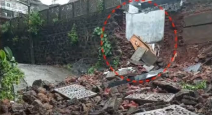 പത്തനംതിട്ടയിൽ കനത്ത മഴ ; പളളി സെമിത്തേരിയുടെ മതിൽ തകർന്നു ; കല്ലറ പൊളിഞ്ഞ് മൃതദേഹം പുറത്തുവന്നു പത്തനംതിട്ടയിൽ കനത്ത മഴ ; പളളി സെമിത്തേരിയുടെ മതിൽ തകർന്നു ; കല്ലറ പൊളിഞ്ഞ് മൃതദേഹം പുറത്തുവന്നു