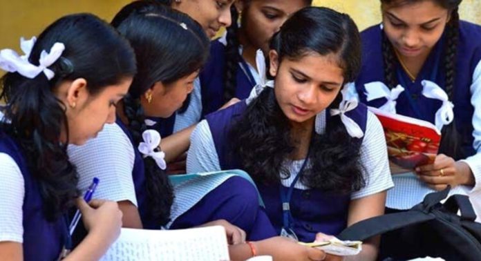 പ്ലസ് വണ് പ്രവേശനം : മലപ്പുറം ജില്ലയിൽ സീറ്റുകള് കൂട്ടും പ്ലസ് വണ് പ്രവേശനം : മലപ്പുറം ജില്ലയിൽ സീറ്റുകള് കൂട്ടും