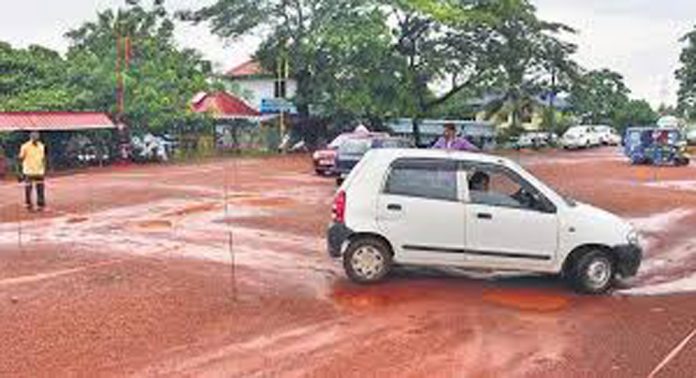 ഡ്രൈവിംഗ് സ്കൂൾ ഉടമകളുടെ സമരം ; ഡ്രൈവിംഗ് ടെസ്റ്റുകൾ മുടങ്ങി ഡ്രൈവിംഗ് സ്കൂൾ ഉടമകളുടെ സമരം ; ഡ്രൈവിംഗ് ടെസ്റ്റുകൾ മുടങ്ങി