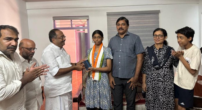 ഐ.സി. എസ്.ഇ.പരീക്ഷയിൽ ഉന്നത വിജയം നേടിയ നന്മ ദിലീപിനെ അനുമോദിച്ചു ഐ.സി. എസ്.ഇ.പരീക്ഷയിൽ ഉന്നത വിജയം നേടിയ നന്മ ദിലീപിനെ അനുമോദിച്ചു