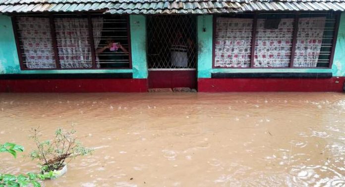 തൃശ്ശൂരിലെ അപ്രതീക്ഷിത വെള്ളക്കെട്ട് : കോര്പറേഷൻ സെക്രട്ടറിയെ വിളിച്ചു വരുത്തി വിശദീകരണം തേടുമെന്ന് കളക്ടര് തൃശ്ശൂരിലെ അപ്രതീക്ഷിത വെള്ളക്കെട്ട് : കോര്പറേഷൻ സെക്രട്ടറിയെ വിളിച്ചു വരുത്തി വിശദീകരണം തേടുമെന്ന് കളക്ടര്
