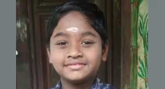 ഹരിപ്പാട് പേവിഷബാധയേറ്റ 8 വയസുകാരൻ മരിച്ചതിൽ താലൂക്ക് ആശുപത്രിയിലെ ഡോക്ടർമാര്ക്കെതിരെ ചികിത്സാ പിഴവ് ആരോപിച്ച് കുടുംബം ഹരിപ്പാട് പേവിഷബാധയേറ്റ 8 വയസുകാരൻ മരിച്ചതിൽ താലൂക്ക് ആശുപത്രിയിലെ ഡോക്ടർമാര്ക്കെതിരെ ചികിത്സാ പിഴവ് ആരോപിച്ച് കുടുംബം